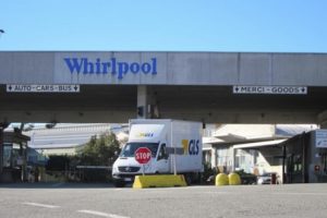 Whirlpool, licenziamenti a Napoli già previsti nel 2018
